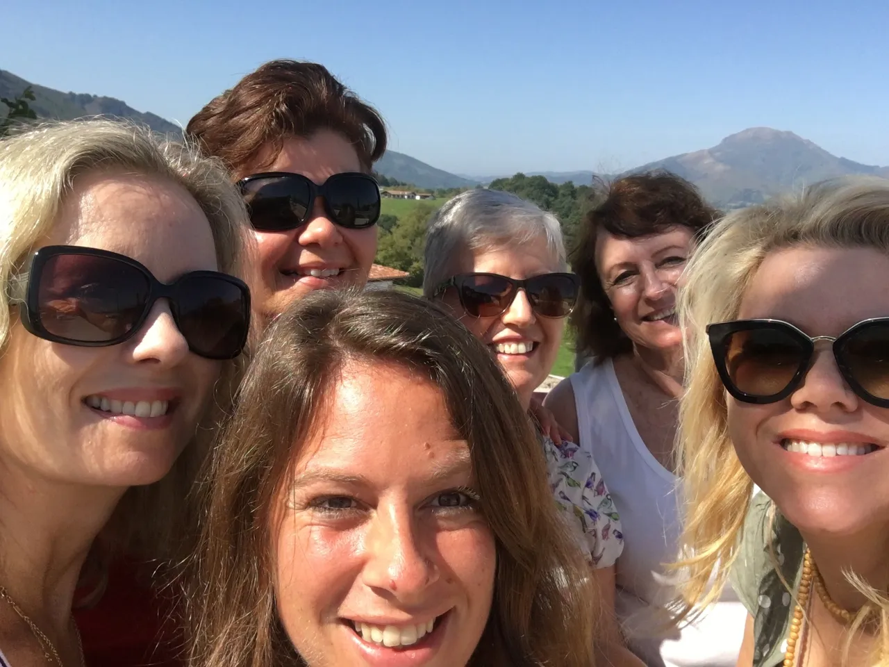 Explore la belle région Basque (& pop into Spain for lunch!)